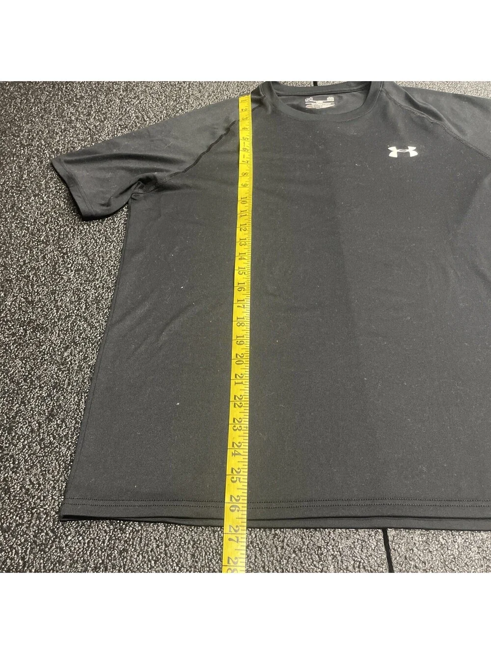 Under Armour Mens Sz Large HeatGear Loose Fit Black Short Sleeve Workout Shirt